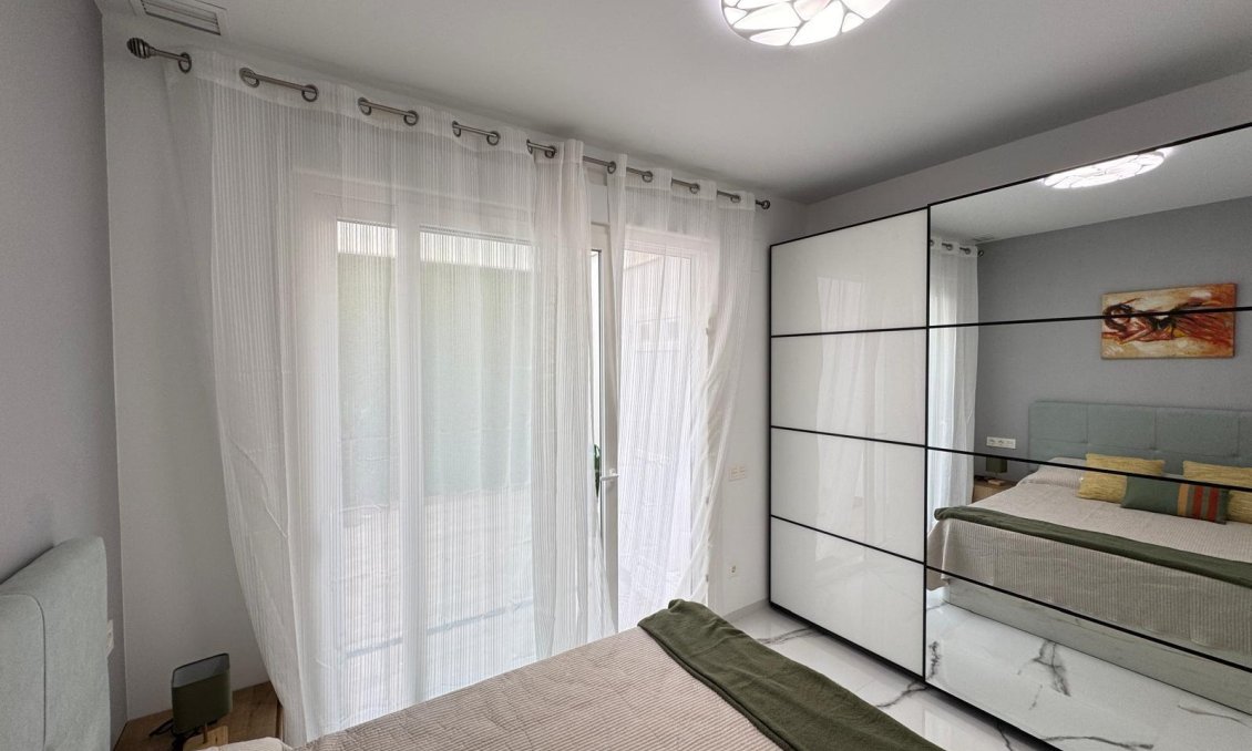 Segunda mano - Apartamento -
Torrevieja - Estacion De Autobuses