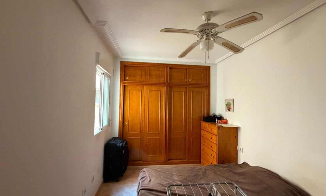 Wiederverkauf - Wohnung -
Torrevieja - PARQUE DE LAS NACIONES