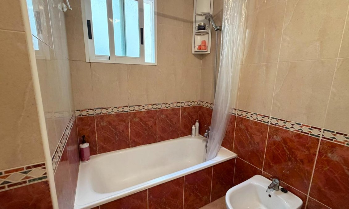 Wiederverkauf - Wohnung -
Torrevieja - PARQUE DE LAS NACIONES
