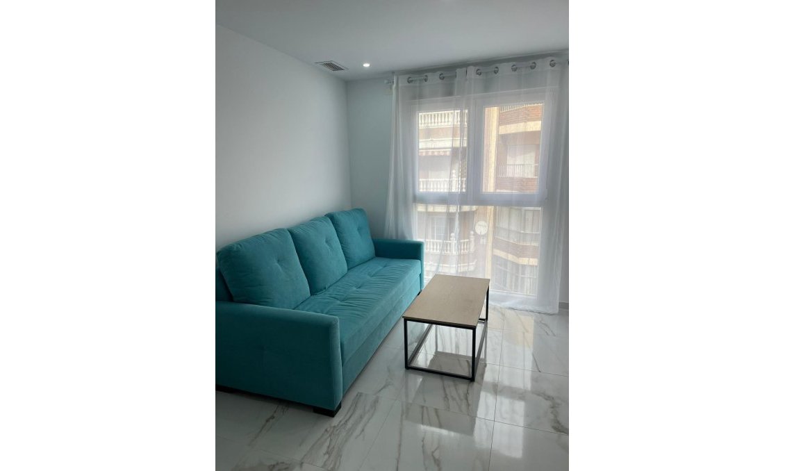 Wiederverkauf - Wohnung -
Torrevieja - Centro