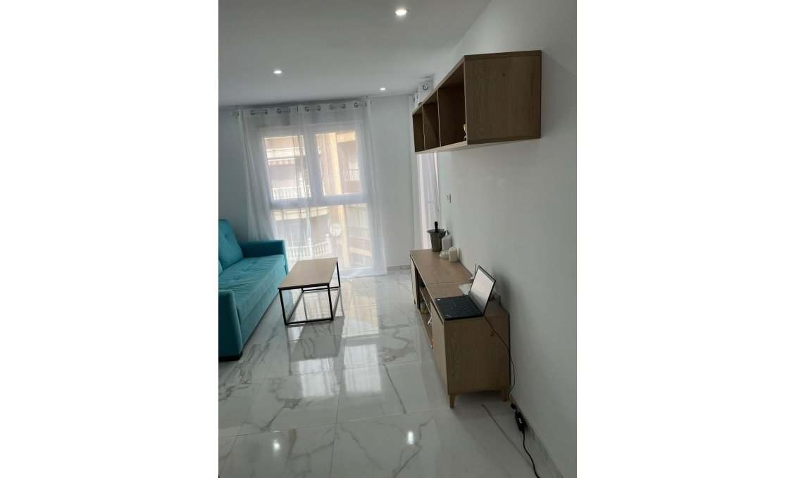 Wiederverkauf - Wohnung -
Torrevieja - Centro