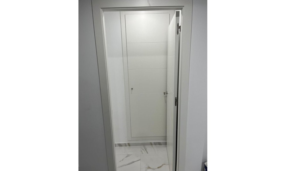 Wiederverkauf - Wohnung -
Torrevieja - Centro