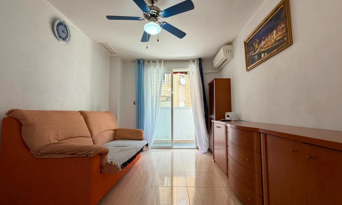 Wiederverkauf - Wohnung -
Torrevieja
