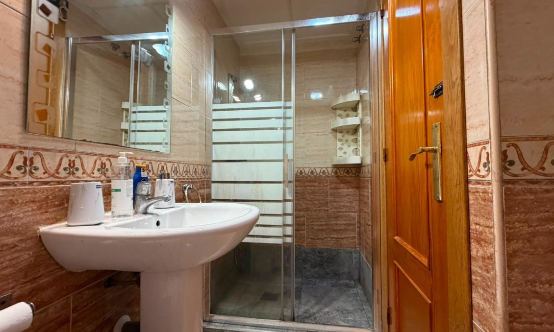 Wiederverkauf - Wohnung -
Torrevieja