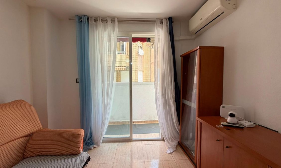 Wiederverkauf - Wohnung -
Torrevieja
