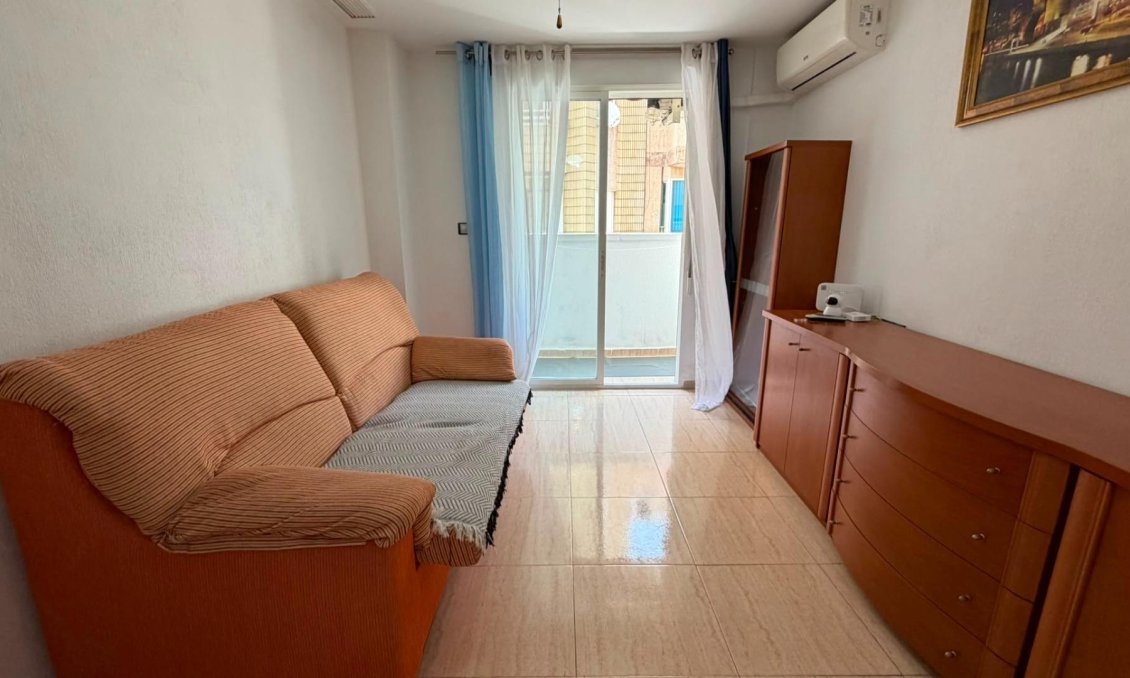 Wiederverkauf - Wohnung -
Torrevieja