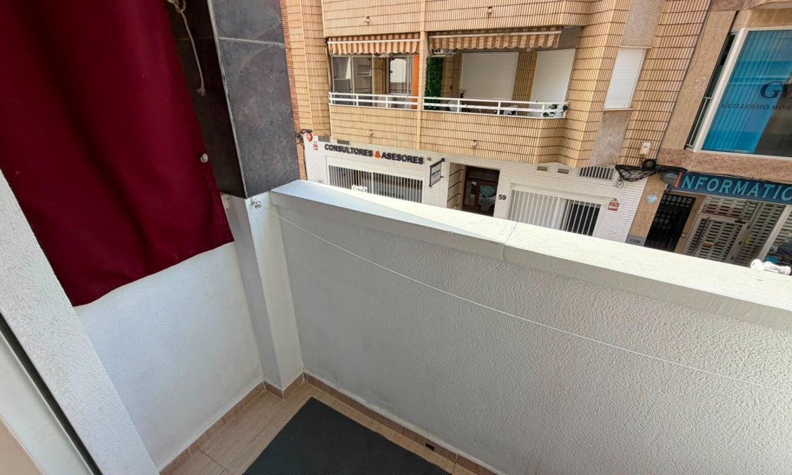 Wiederverkauf - Wohnung -
Torrevieja