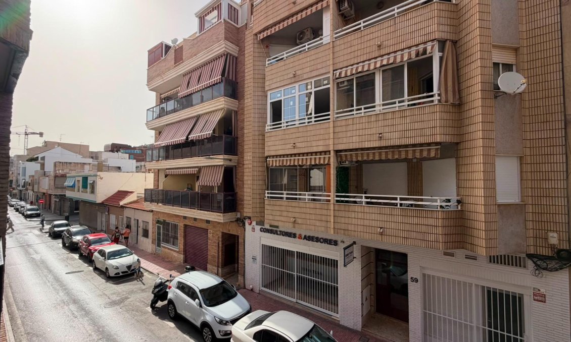Wiederverkauf - Wohnung -
Torrevieja
