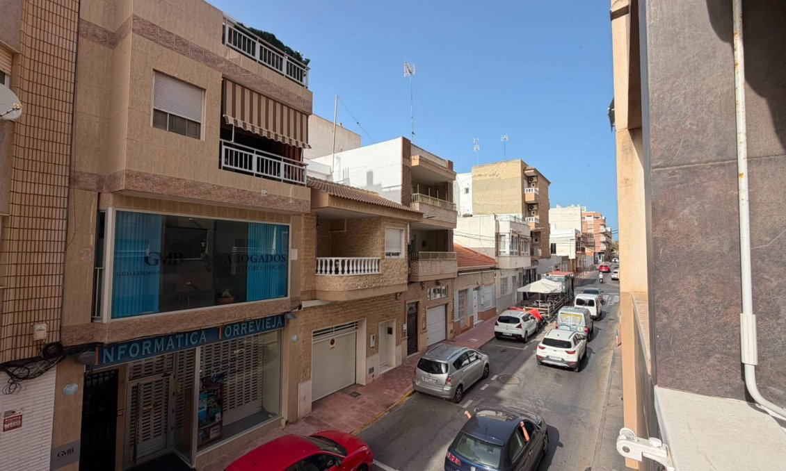 Wiederverkauf - Wohnung -
Torrevieja
