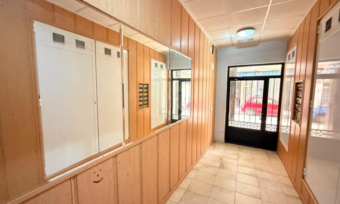 Wiederverkauf - Wohnung -
Torrevieja