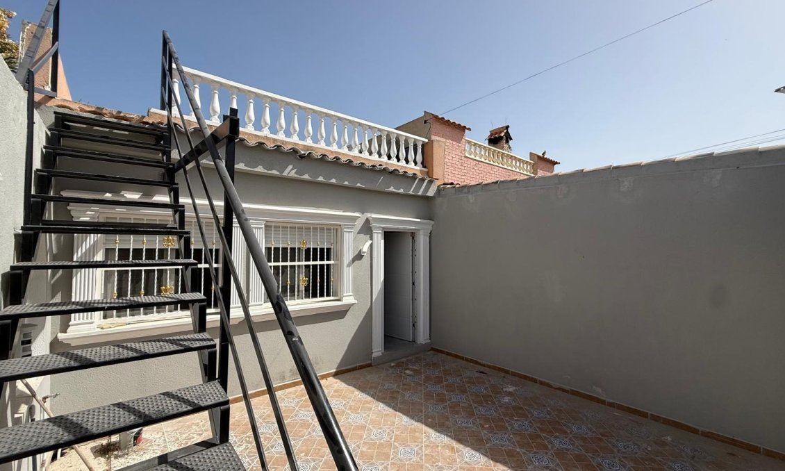 Wiederverkauf - Stadthaus -
Torrevieja - Torreta Florida