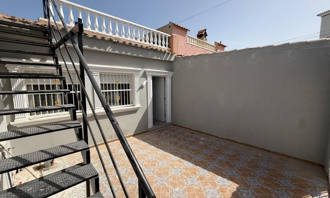 Wiederverkauf - Stadthaus -
Torrevieja - Torreta Florida