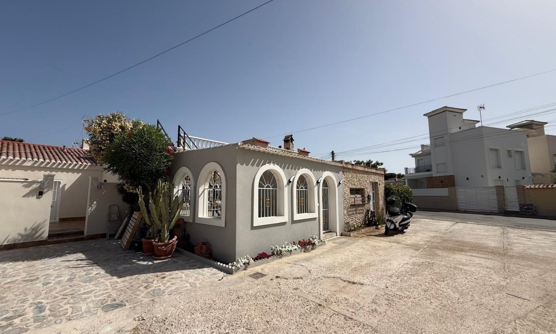 Wiederverkauf - Stadthaus -
Torrevieja - Torreta Florida