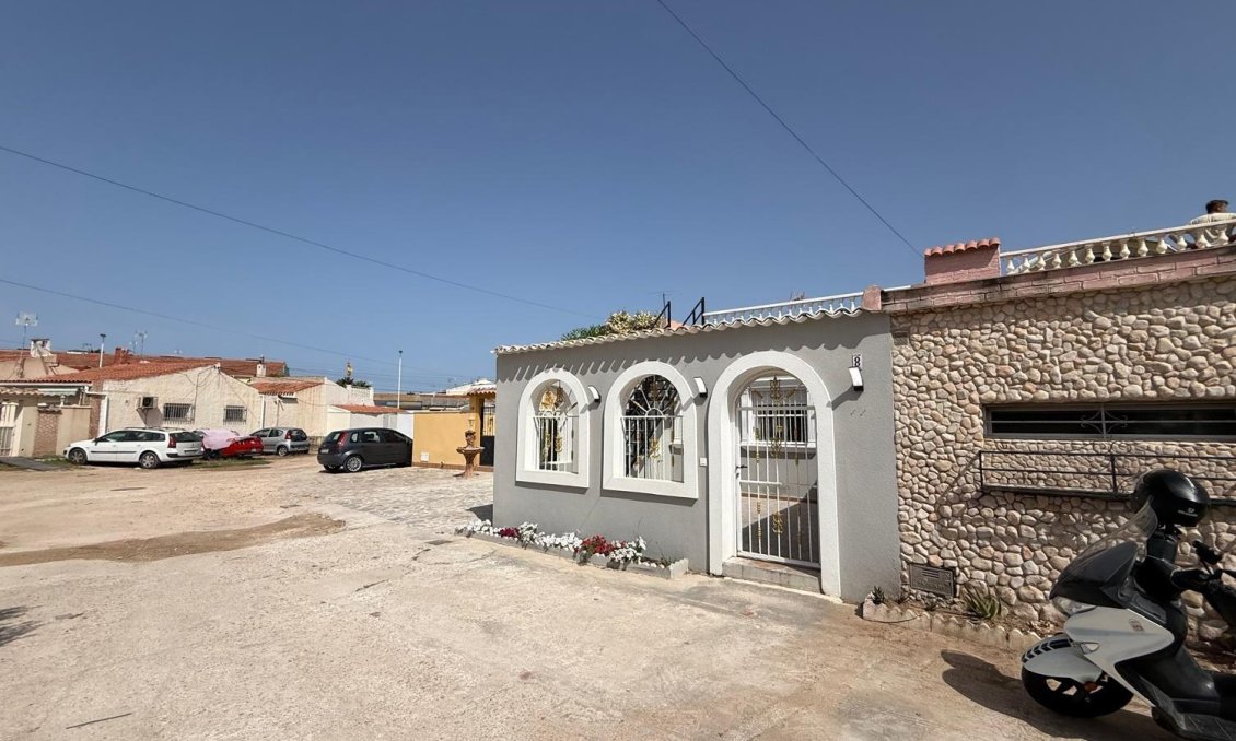 Wiederverkauf - Stadthaus -
Torrevieja - Torreta Florida