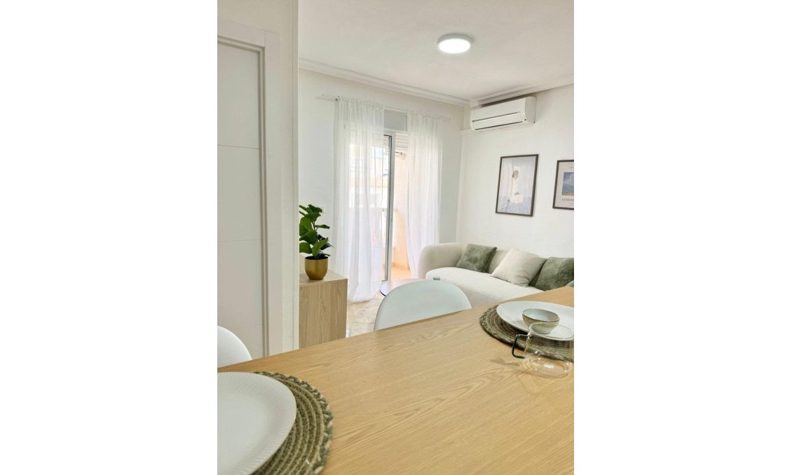 Wiederverkauf - Wohnung -
Torrevieja - Antonio Machado