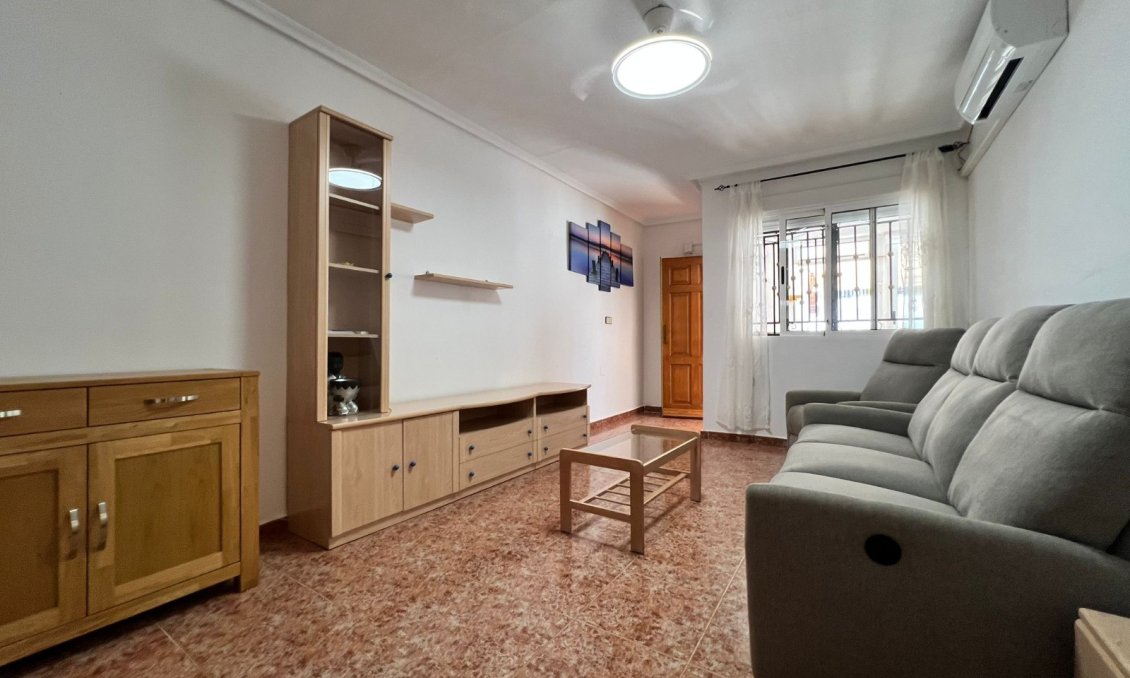 Wiederverkauf - Wohnung -
Orihuela - Inland