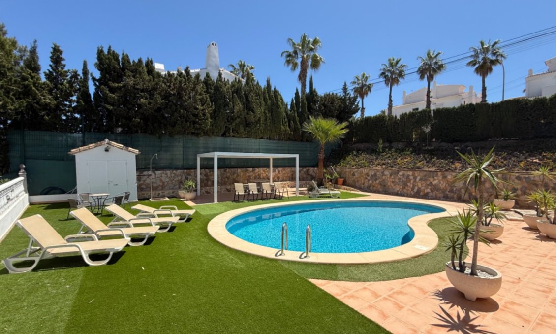 Wiederverkauf - Villa -
Orihuela - Inland