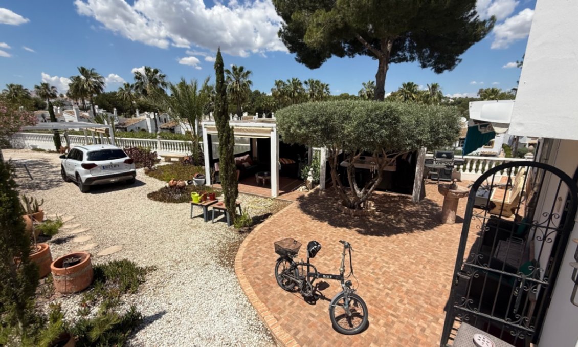Wiederverkauf - Villa -
Orihuela - Inland
