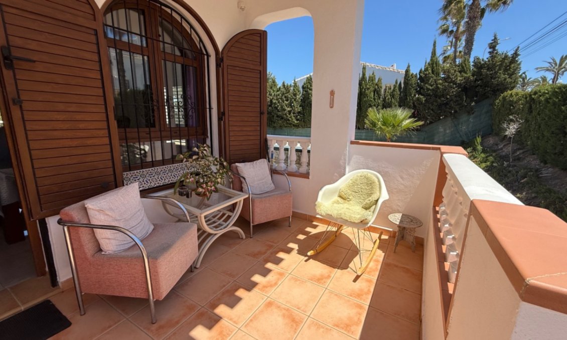 Wiederverkauf - Villa -
Orihuela - Inland