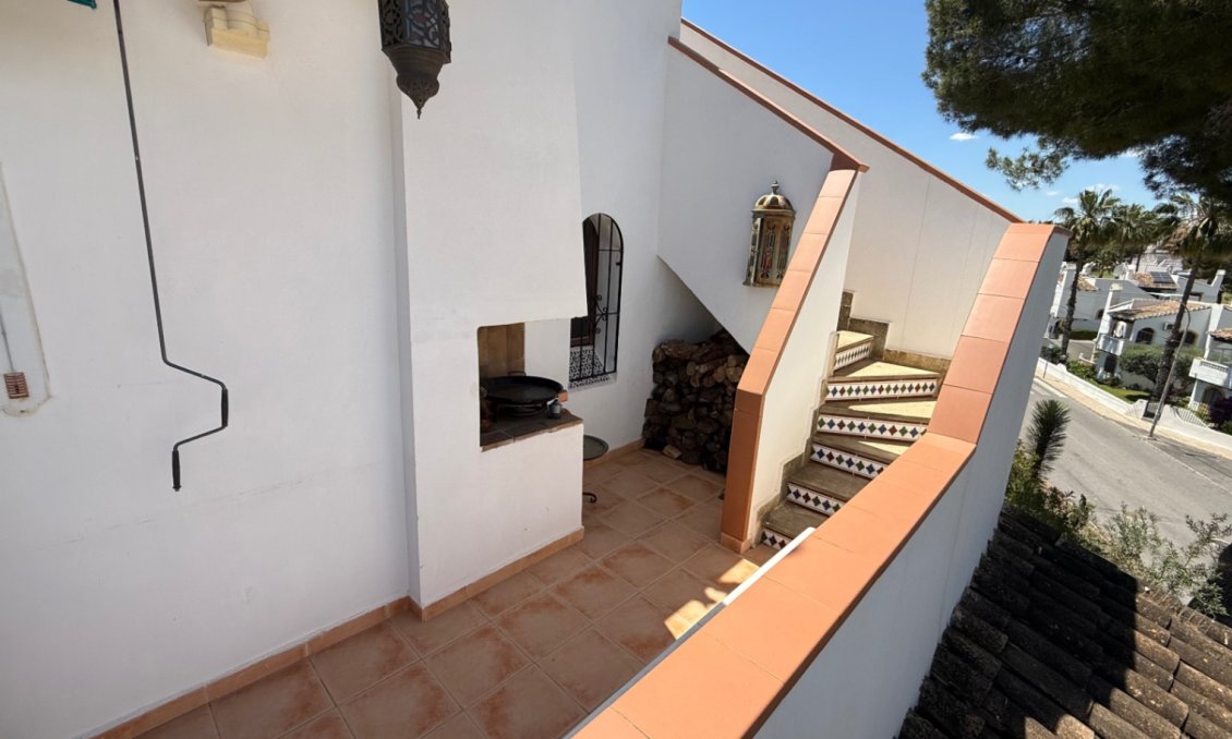 Wiederverkauf - Villa -
Orihuela - Inland