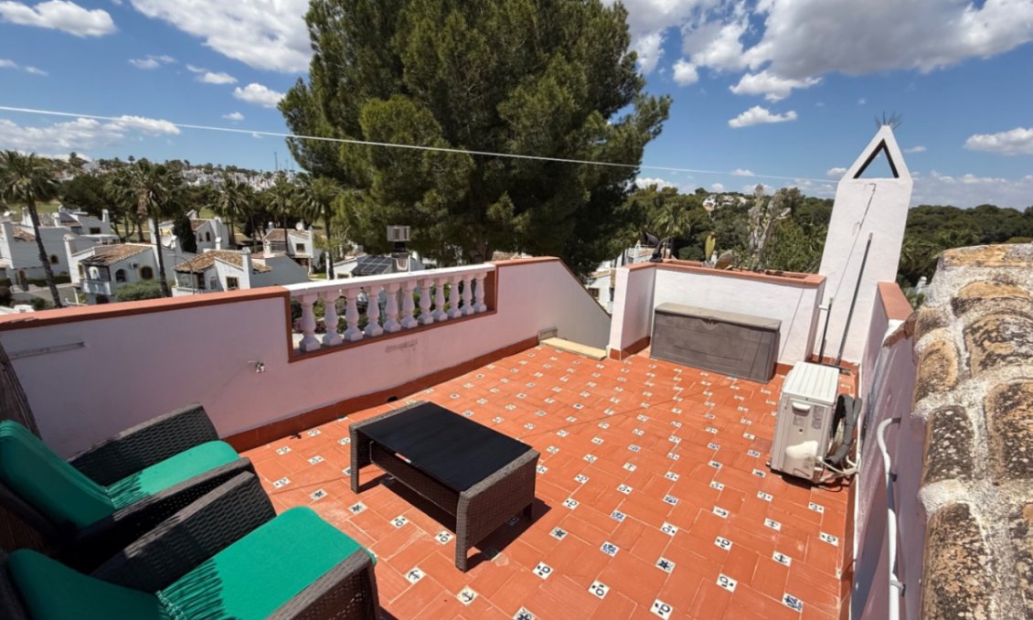 Wiederverkauf - Villa -
Orihuela - Inland