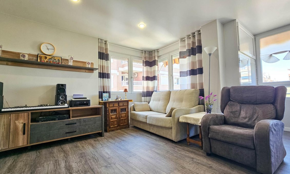 Segunda mano - Apartamento -
Torrevieja - Playa del Cura