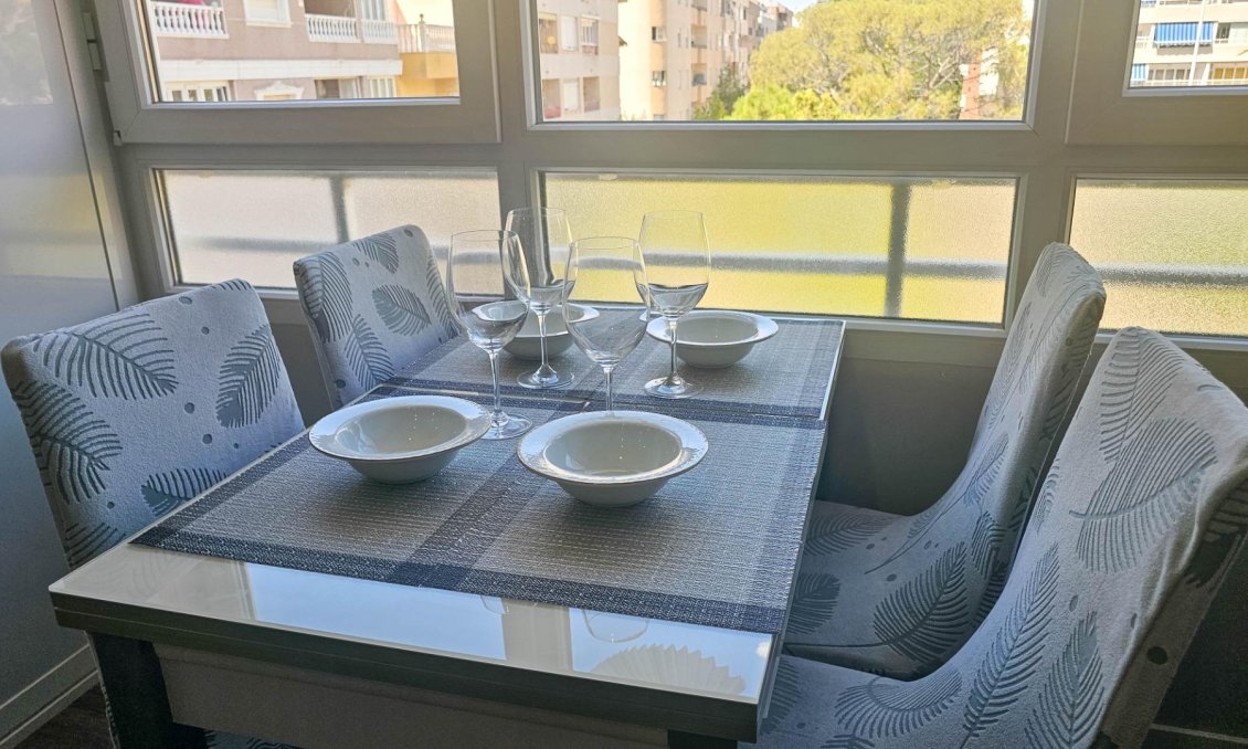 Segunda mano - Apartamento -
Torrevieja - Playa del Cura