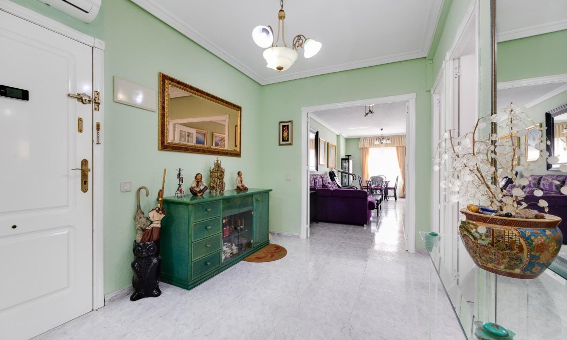 Segunda mano - Apartamento -
Torrevieja - Antonio Machado