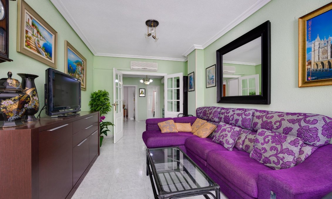 Segunda mano - Apartamento -
Torrevieja - Antonio Machado
