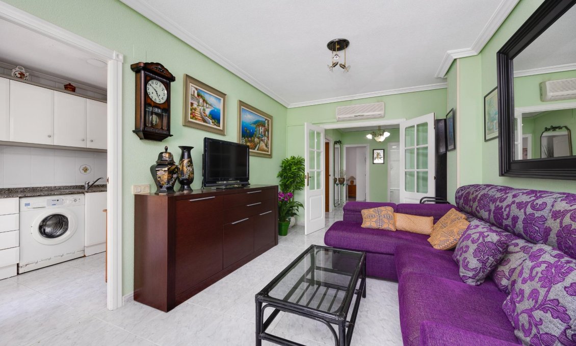Segunda mano - Apartamento -
Torrevieja - Antonio Machado