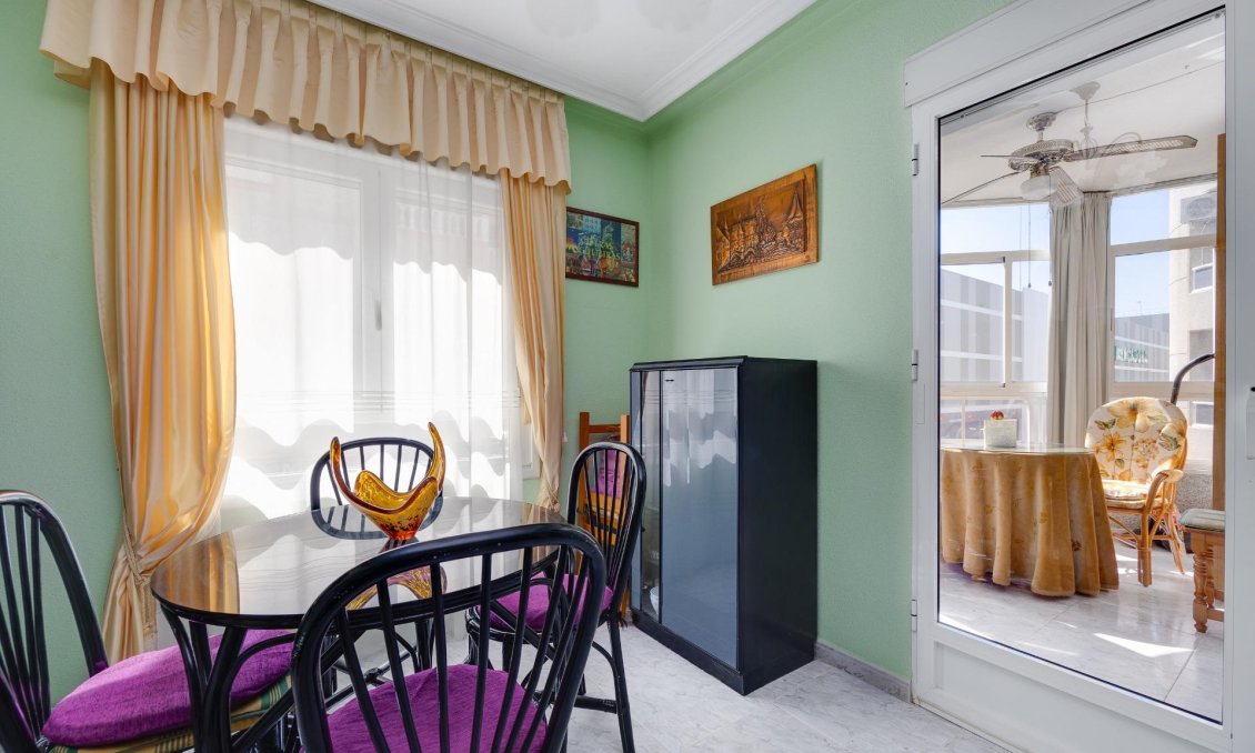 Segunda mano - Apartamento -
Torrevieja - Antonio Machado