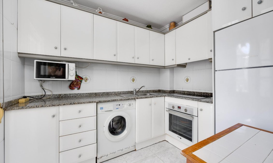 Segunda mano - Apartamento -
Torrevieja - Antonio Machado