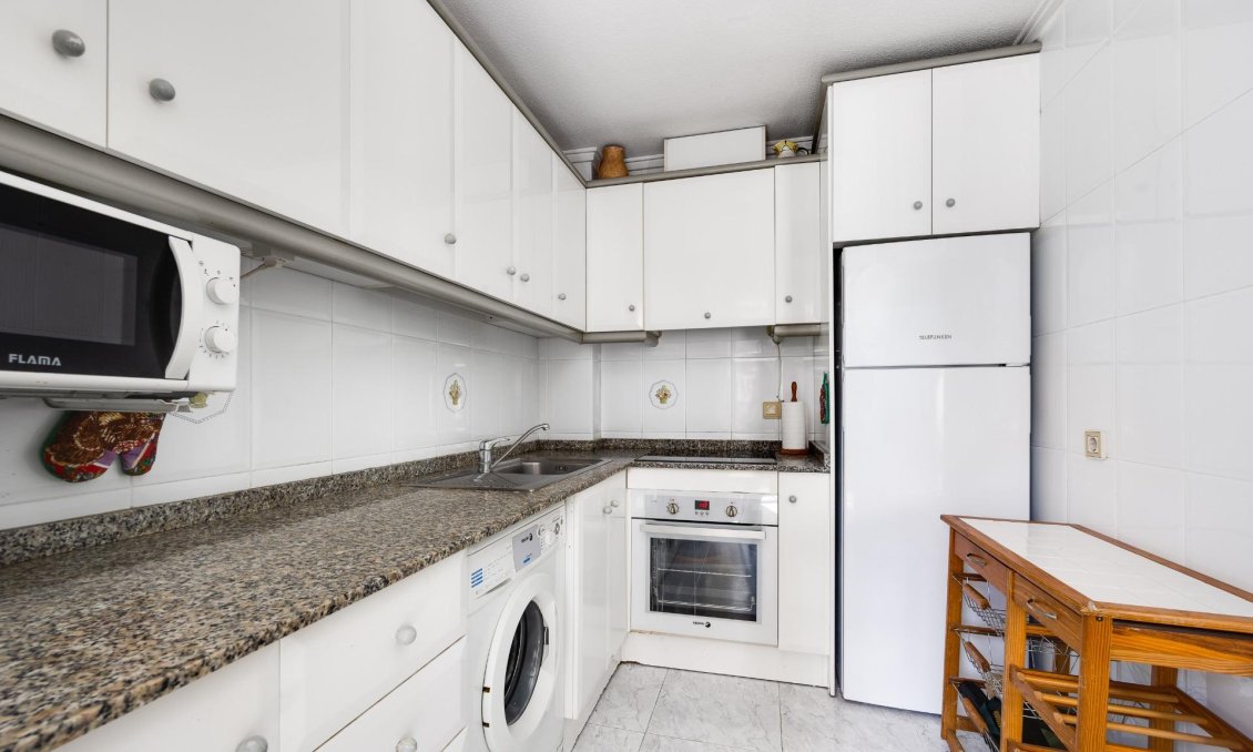 Segunda mano - Apartamento -
Torrevieja - Antonio Machado