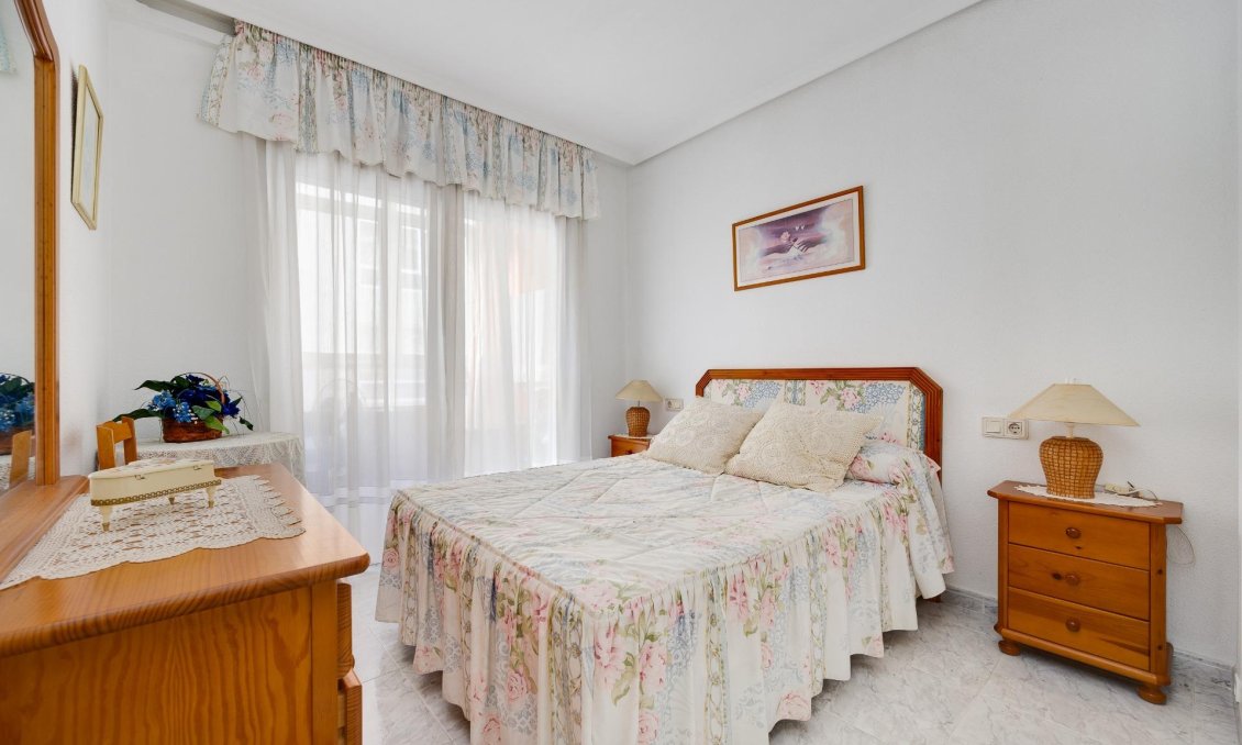 Segunda mano - Apartamento -
Torrevieja - Antonio Machado