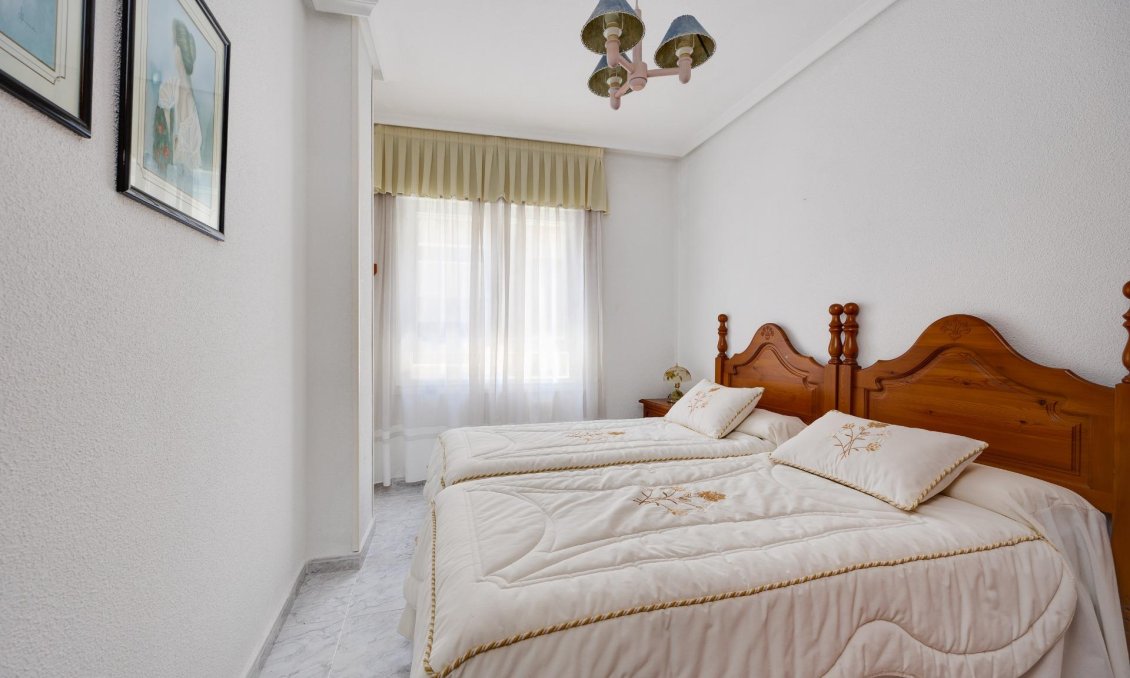 Segunda mano - Apartamento -
Torrevieja - Antonio Machado