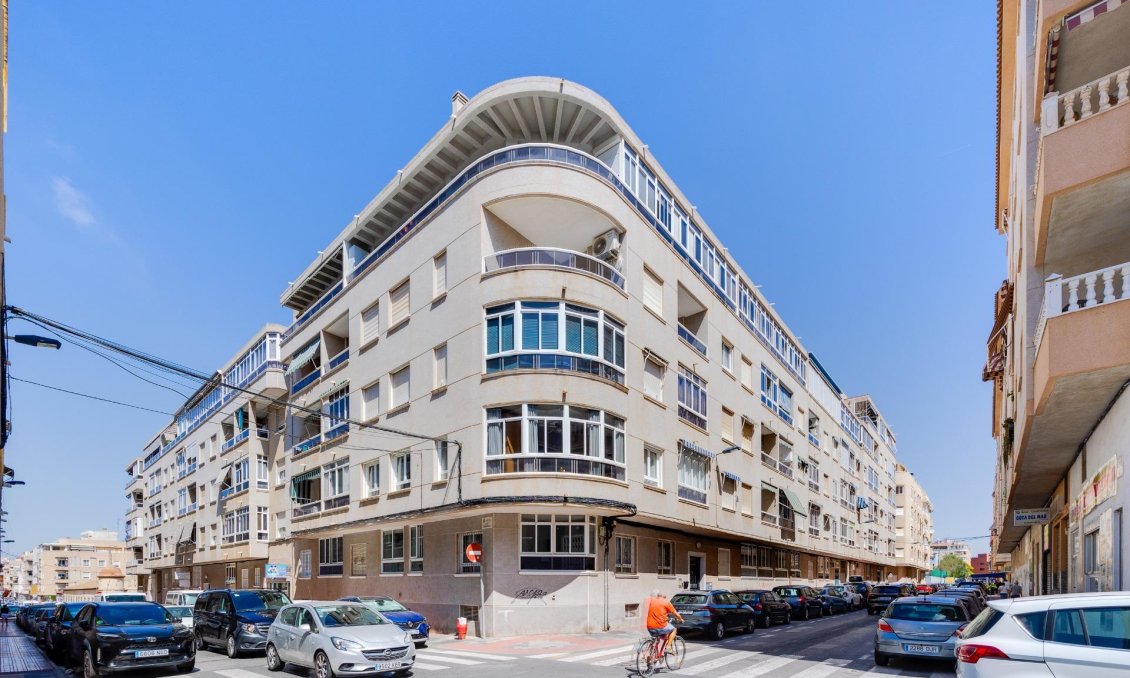 Segunda mano - Apartamento -
Torrevieja - Antonio Machado