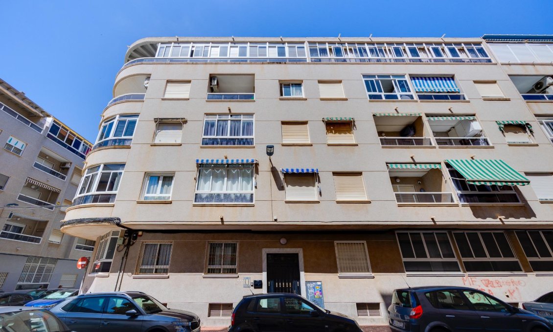 Segunda mano - Apartamento -
Torrevieja - Antonio Machado