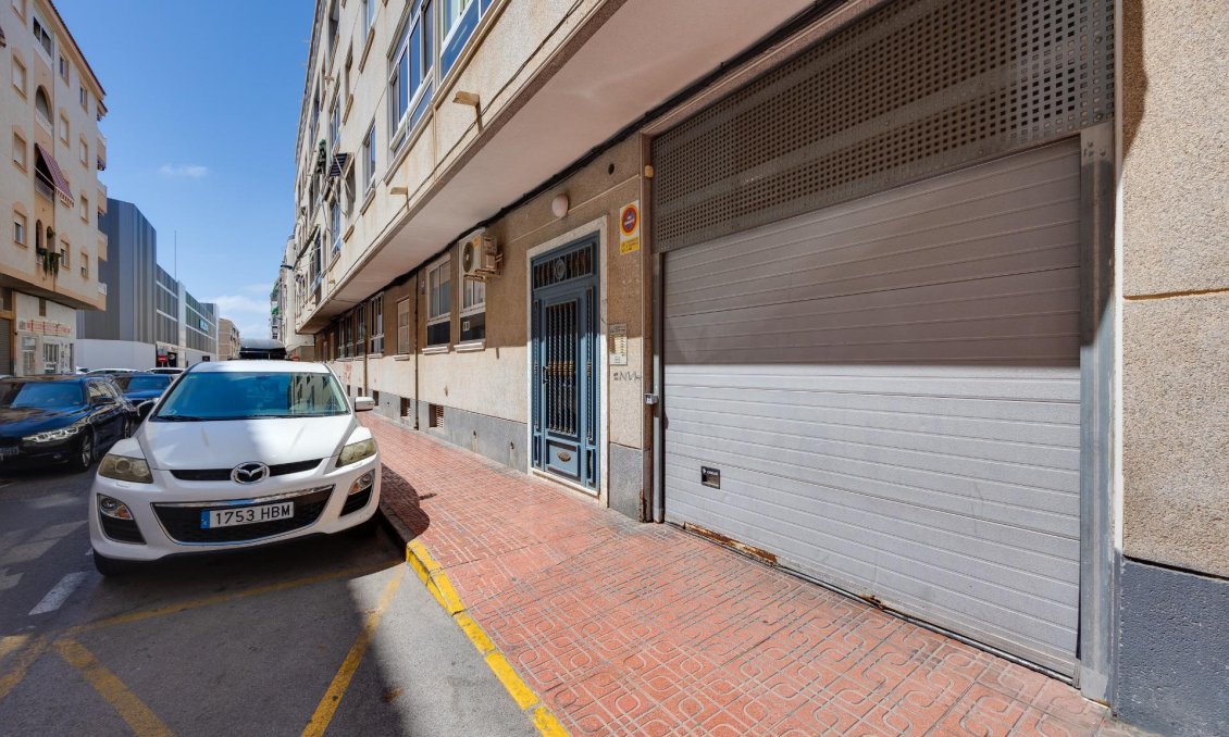 Segunda mano - Apartamento -
Torrevieja - Antonio Machado