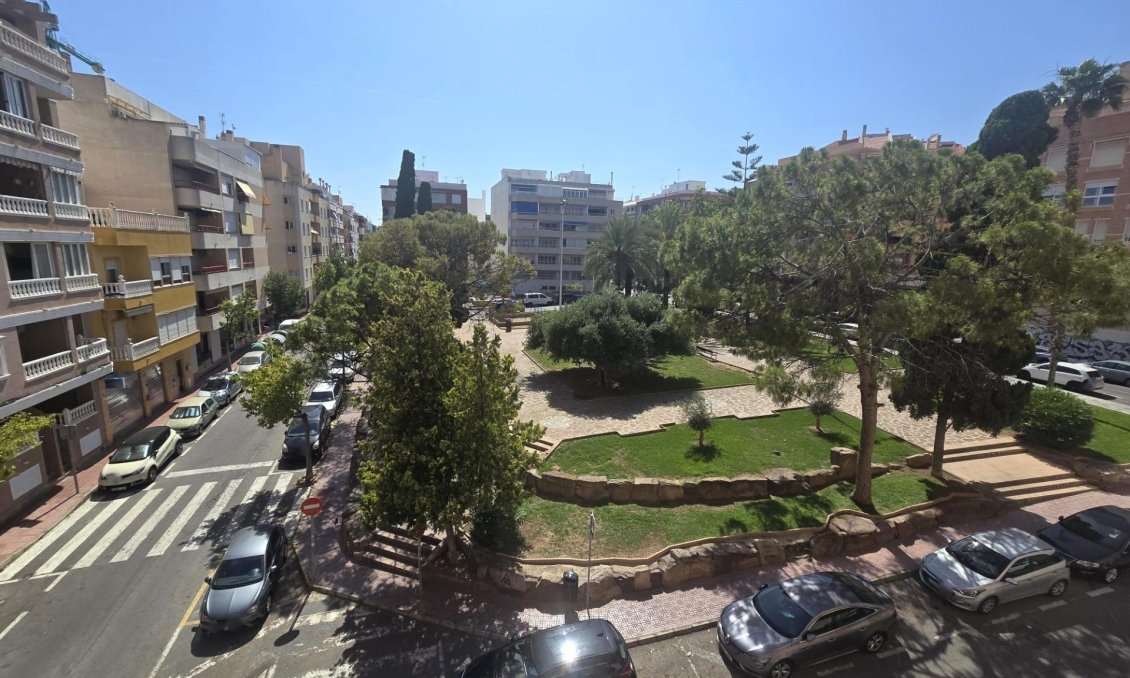 Wiederverkauf - Wohnung -
Torrevieja - Playa del Cura