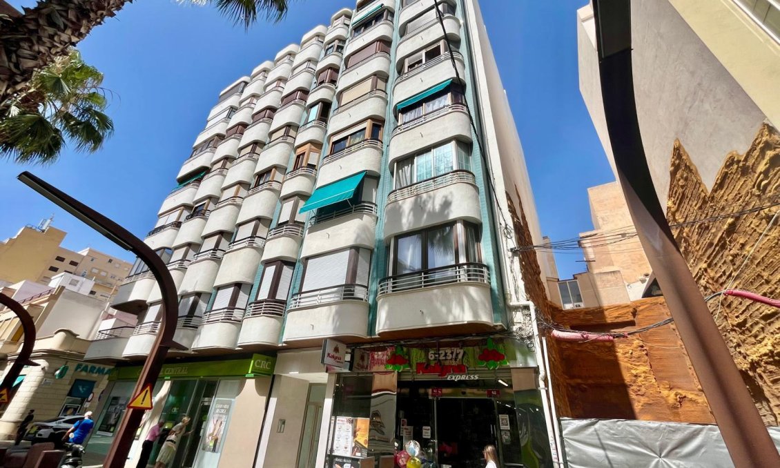 Wiederverkauf - Wohnung -
Torrevieja - Centro