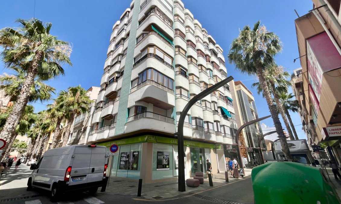 Wiederverkauf - Wohnung -
Torrevieja - Centro
