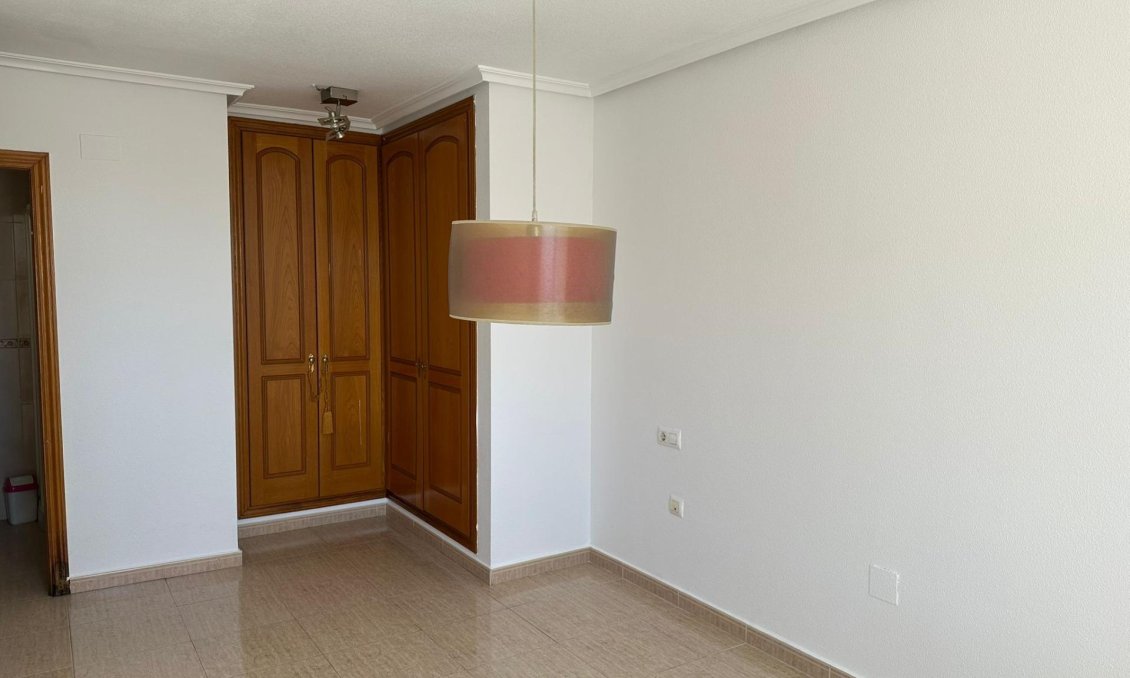 Használt Ingatlanok - Apartman -
Torrevieja - Centrum