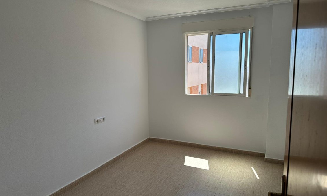 Használt Ingatlanok - Apartman -
Torrevieja - Centrum