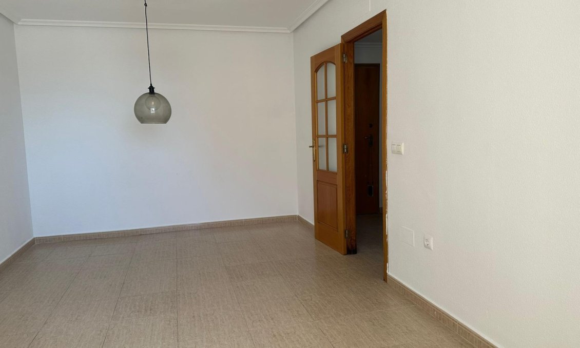 Segunda mano - Apartamento -
Torrevieja - Centro