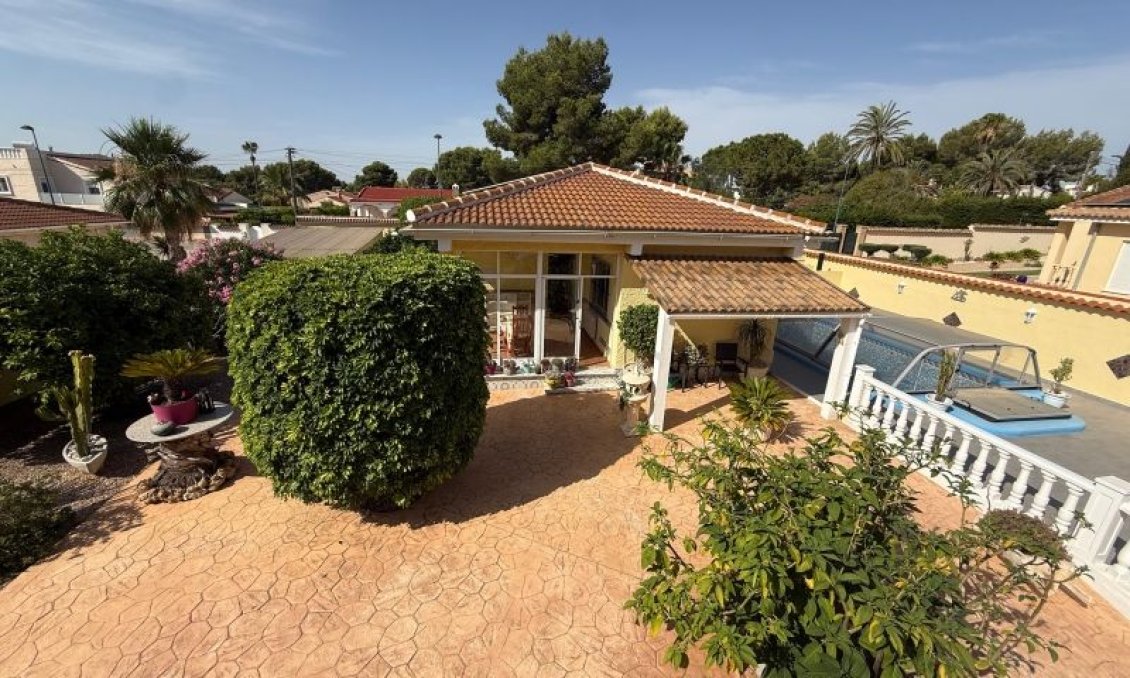 Segunda mano - Villa -
Pinar de Campoverde - Inland