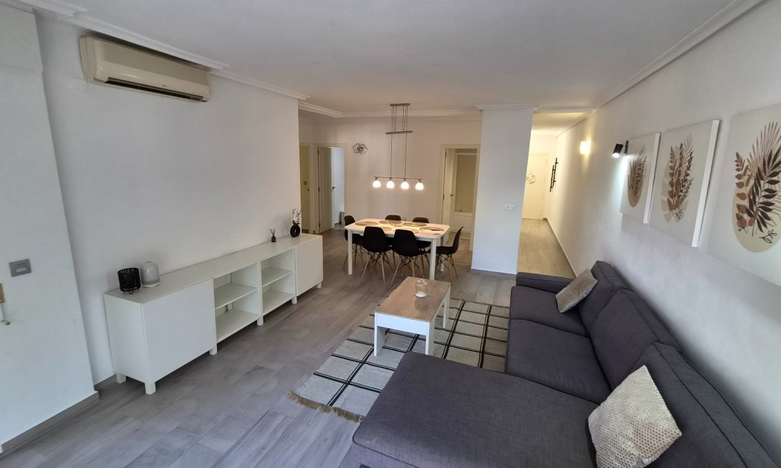 Revânzare - Apartament -
Torrevieja - Costa Blanca