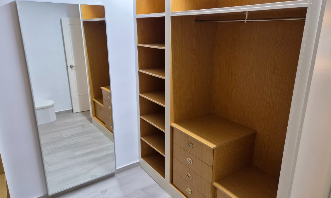 Revânzare - Apartament -
Torrevieja - Costa Blanca