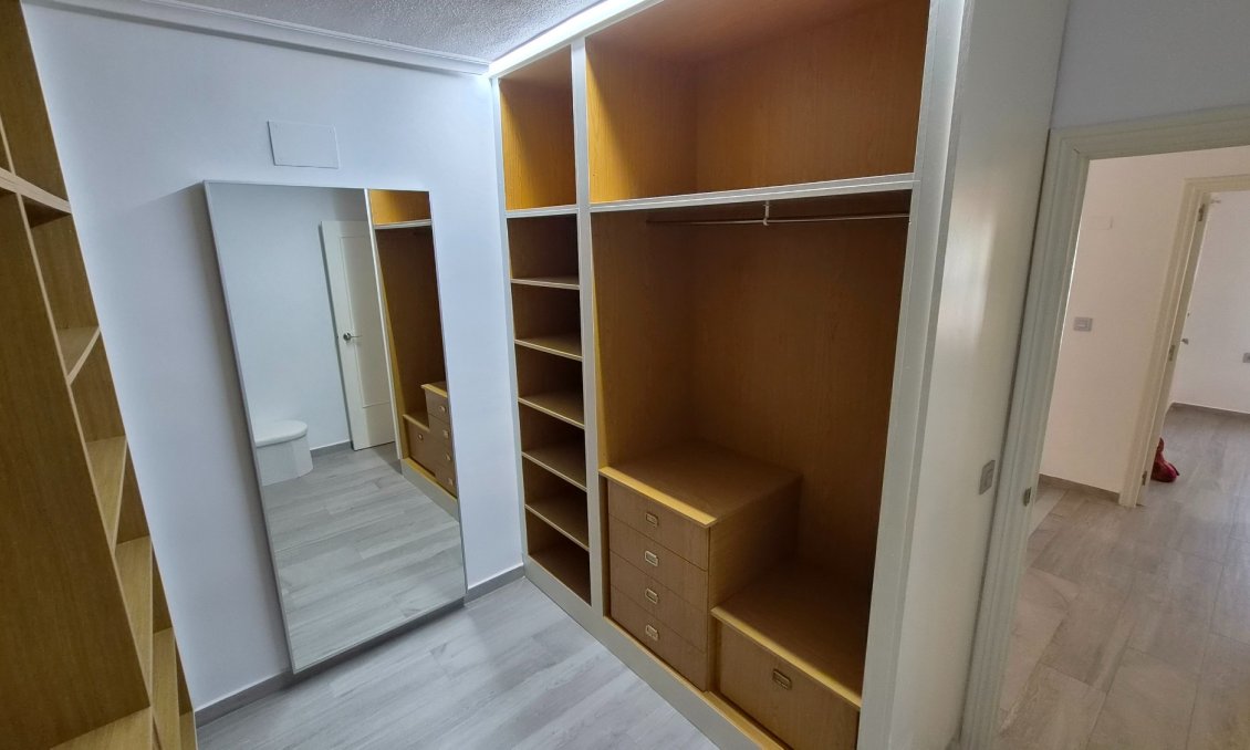 Revânzare - Apartament -
Torrevieja - Costa Blanca