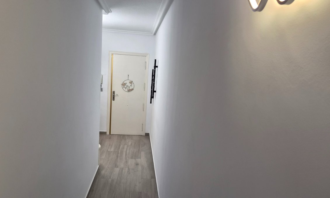 Revânzare - Apartament -
Torrevieja - Costa Blanca