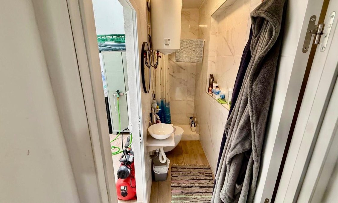 Revânzare - Apartament -
Torrevieja - Estacion De Autobuses